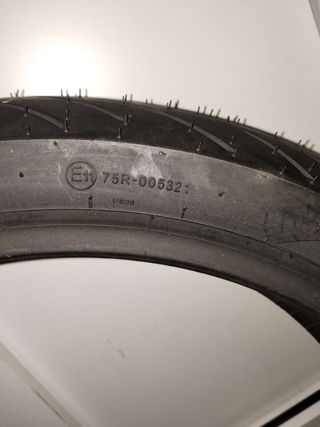 Neumático 130 70 18