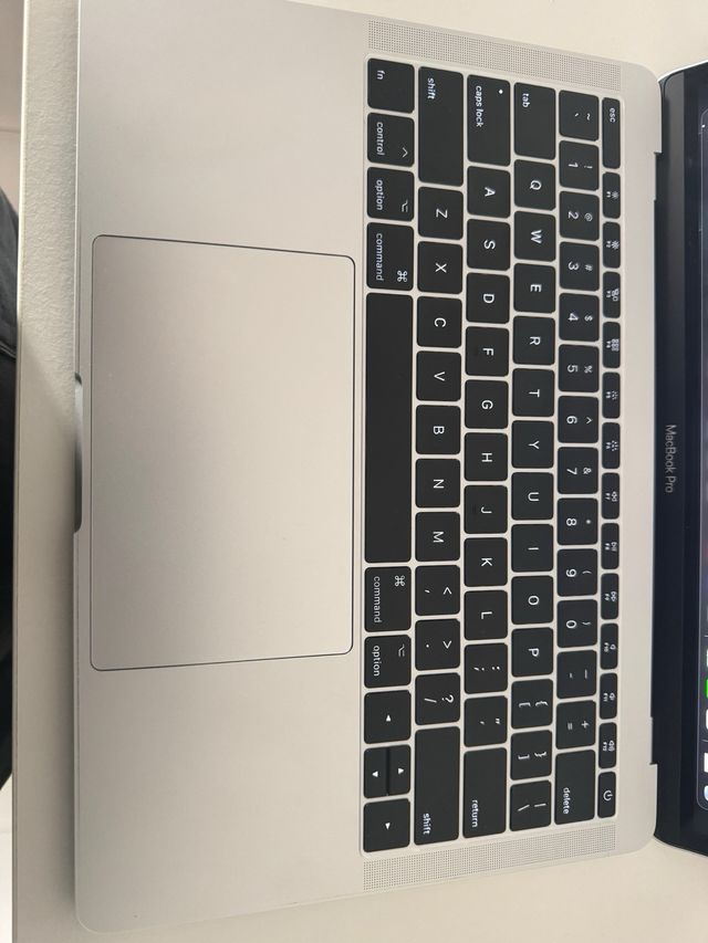 MacBook Pro 13inch 2017 Two Thunderbolt 3 ports