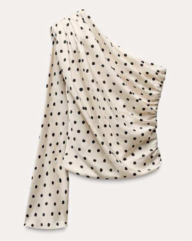 Blusa asimétrica lunares