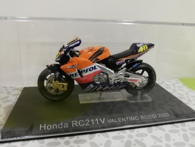 Moto escala Honda RC211V Valentino Rossi