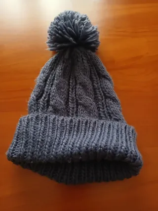 Conjunto de dos bragas y gorro de lana