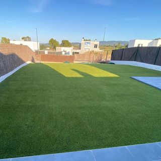 Césped artificial y servicio de jardinería