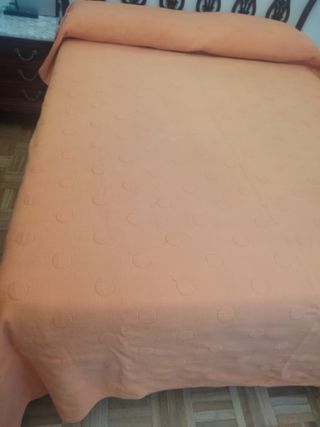 Colcha, cama de 90cm.