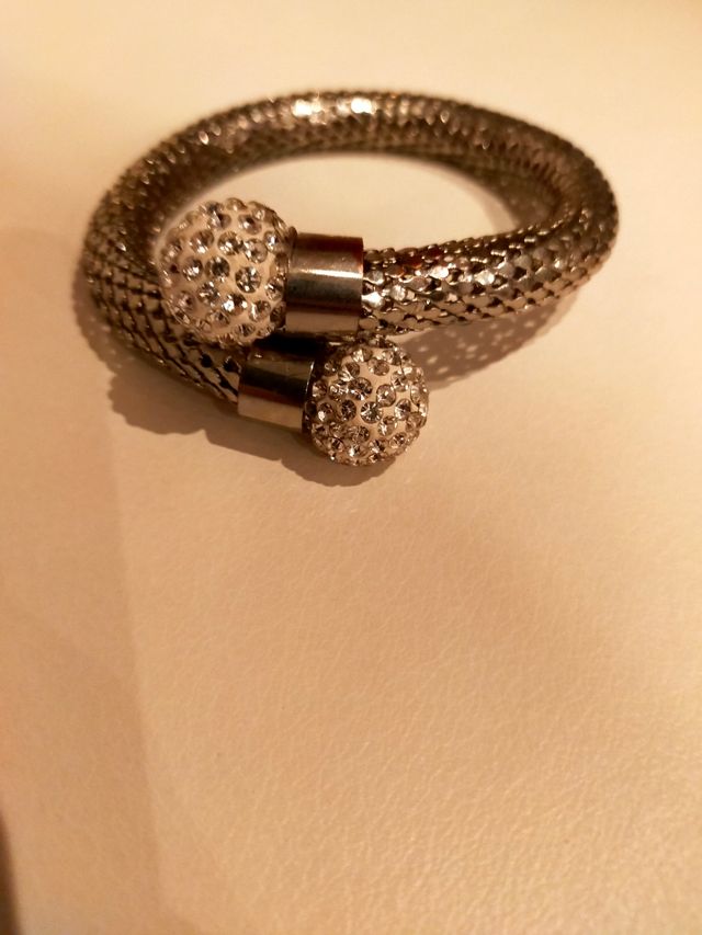 Bracciale semi rigido.nuovo