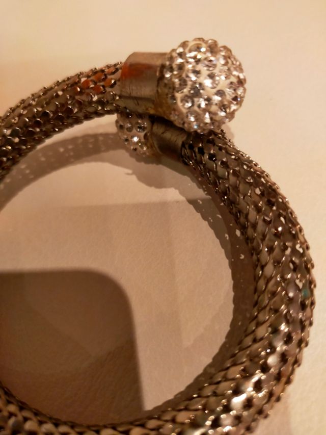 Bracciale semi rigido.nuovo