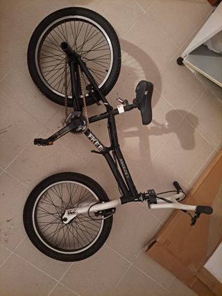 BMX Monty Black and White