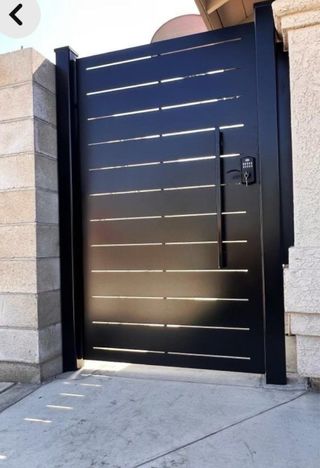 PUERTAS CORREDERAS Y PEATONALES