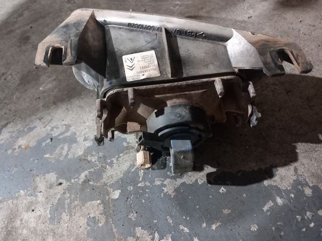 Faros antinieblas Citroen saxo vts