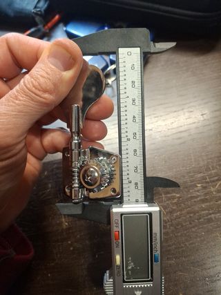 Clavijas bajo 4 en línea o 2 más 2