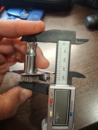 Clavijas bajo 4 en línea o 2 más 2