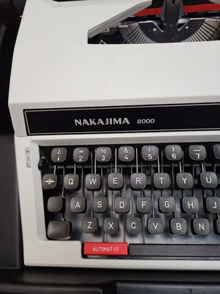 Máquina de escribir antigua pero nueva