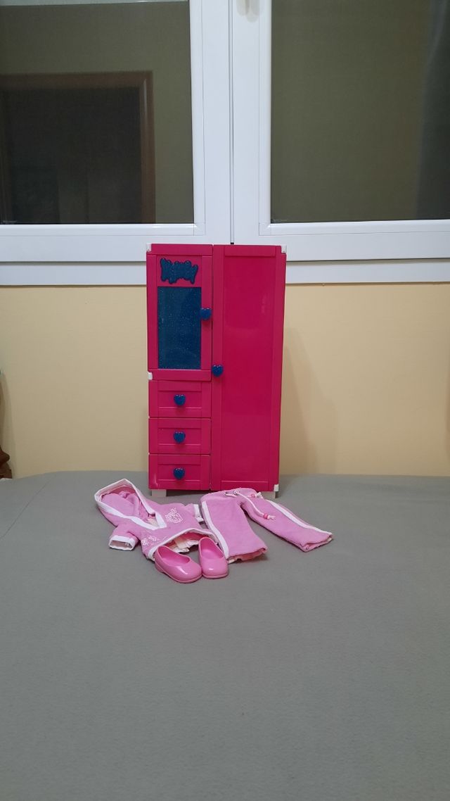 Nancy: guardaroba, tuta e scarpe