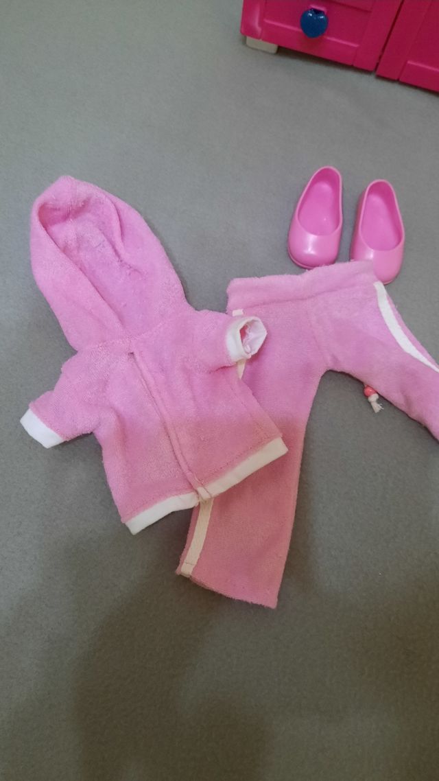 Nancy: guardaroba, tuta e scarpe