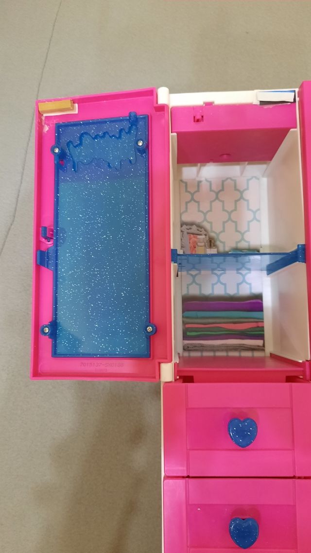 Nancy: guardaroba, tuta e scarpe