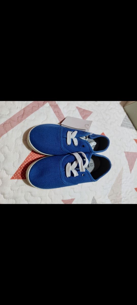 Zapatillas nuevas niño talla 31