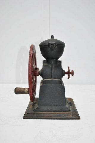 Antiguo molinillo de café Elma