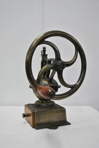 Antiguo molinillo de café