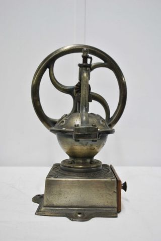 Antiguo molinillo de café