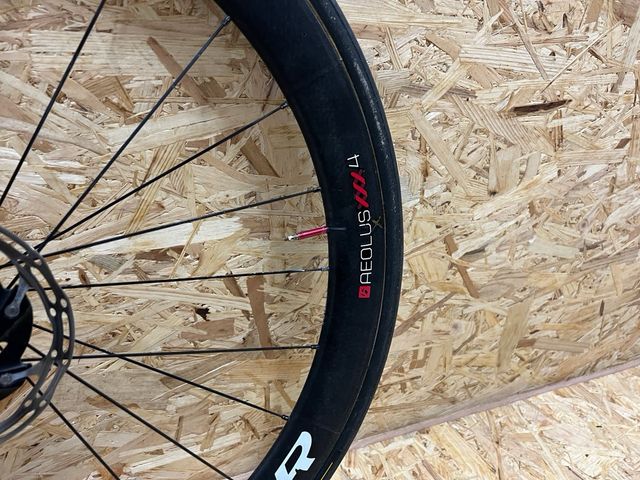 Rueda delantera carbono disco Bontrager XXX 4