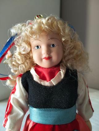 Bambolina in ceramica - Bulgaria