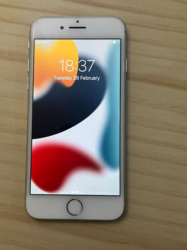 iPhone 8 64GB . Excelente estado. Libre