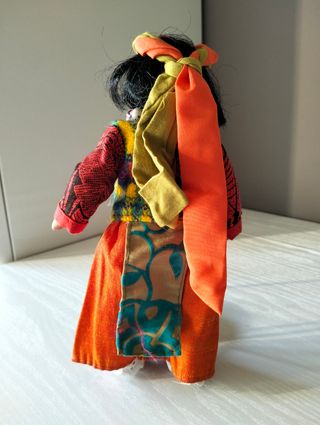 Bambolina in ceramica - Tibet