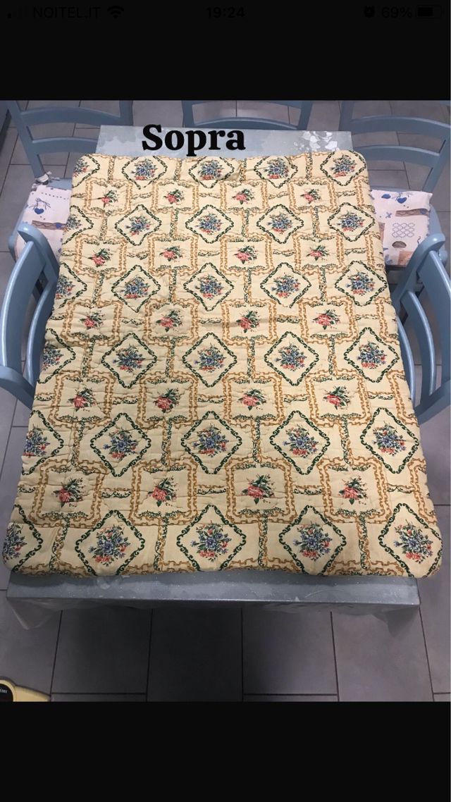 Trapuntino vintage beige a fiori piccolo