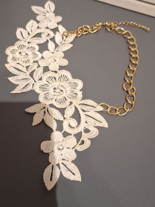 Collar gargantilla diseño floral ajustable
