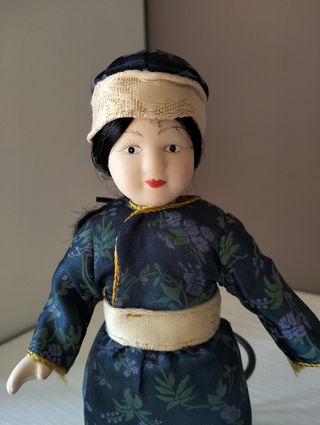 Bambolina in ceramica - Mongolia