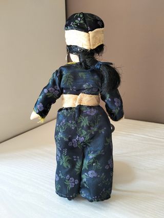 Bambolina in ceramica - Mongolia