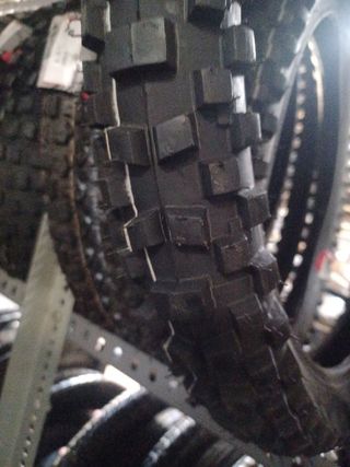 Cubierta 2.50x18 de tacos campo