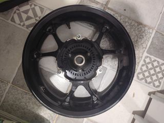 LLANTA TRASERA YAMAHA NMAX 125 DEL 2024