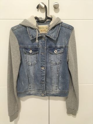 Chaqueta gris Stradivarius mujer
