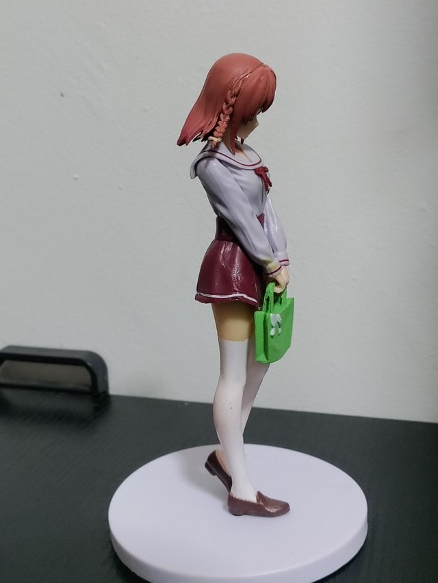 Action figure ragazza con gonna figure 