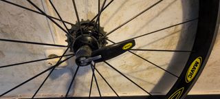 Rueda Mavic Cosmic de Carbono SSC 