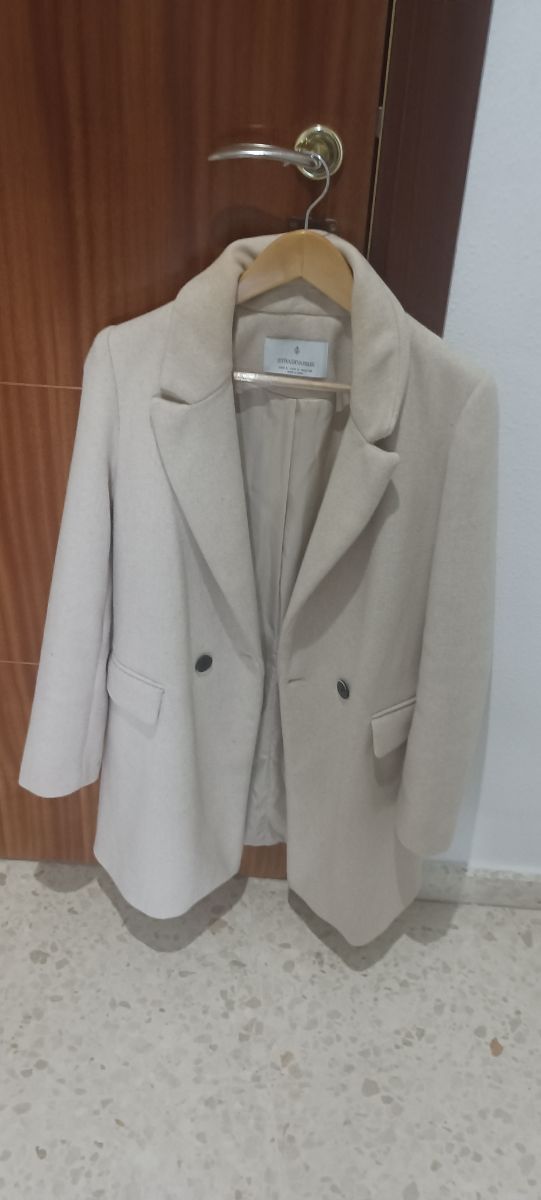 Chaquetón de terciopelo Stradivarius