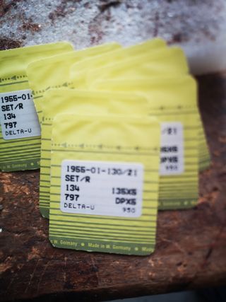 70 Agujas de coser a máquina sin extrenar