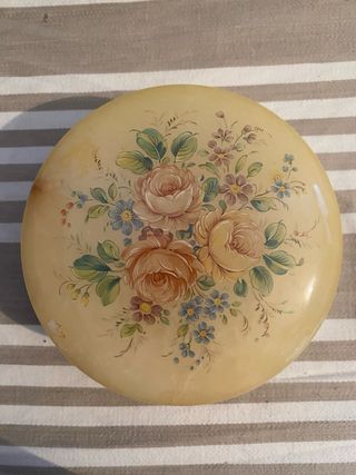 Portagioie in alabastro Floreale