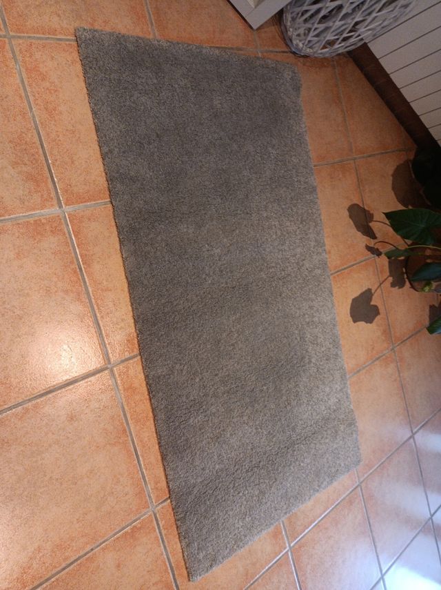 Alfombra gris nueva 80 x 150 cm