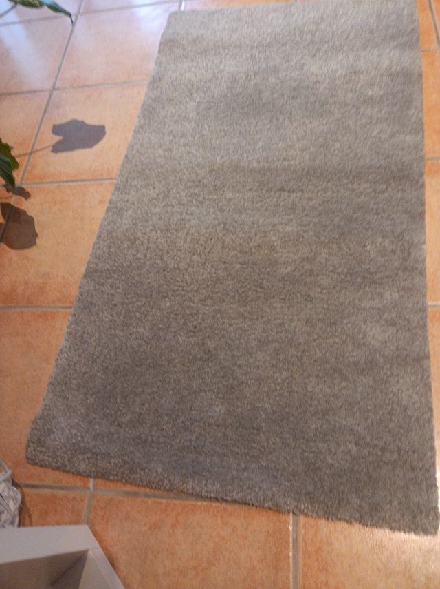 Alfombra gris nueva 80 x 150 cm