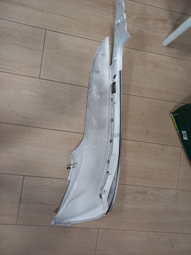 Tapa izquierda Honda SH 125 blanca