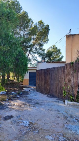 Casa de campo con gran terreno disponible