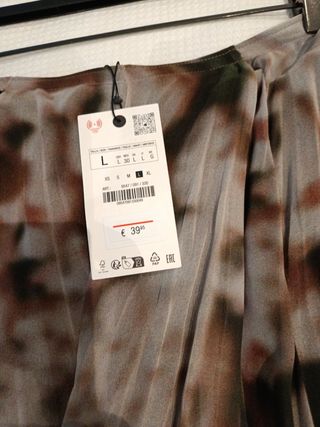 Falda zara talla L con etiqueta 