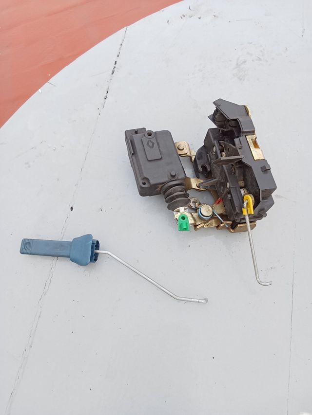 cerraduras delanteras Twingo