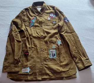 Sobrecamisa militar parches
