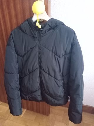 Plumifero corto negro