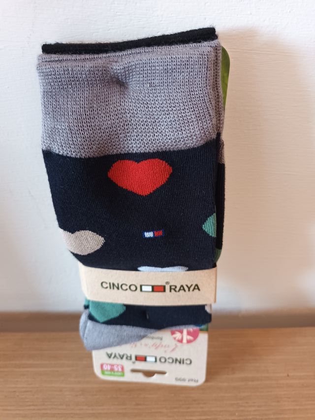 Cuatro pares de calcetines Fila y de fibra de bam