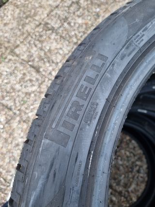 285 40 22 110W Pirelli Scorpion Winter