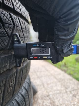 285 40 22 110W Pirelli Scorpion Winter