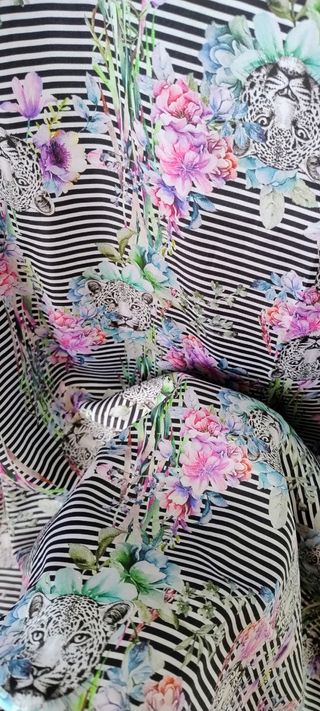 Vestido estilo tunica de satén estampado